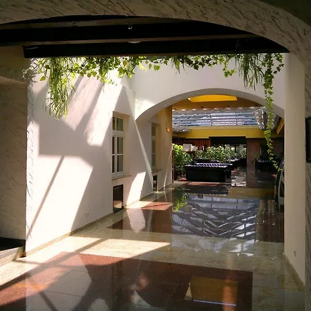 Atrium *